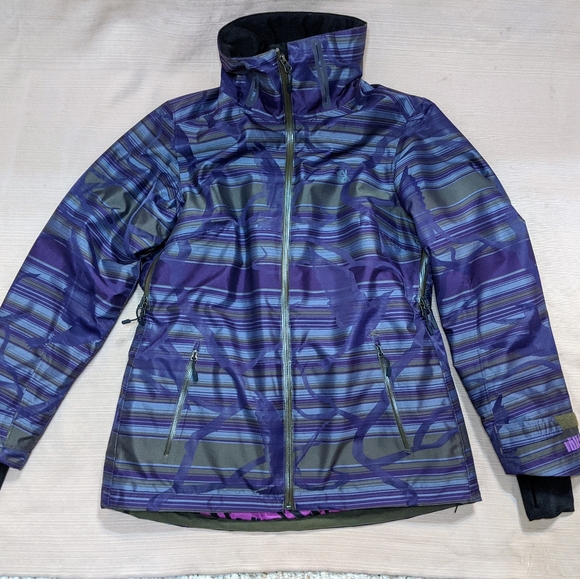 NWOT Women's Volkl ski jacket - Picture 3 of 7